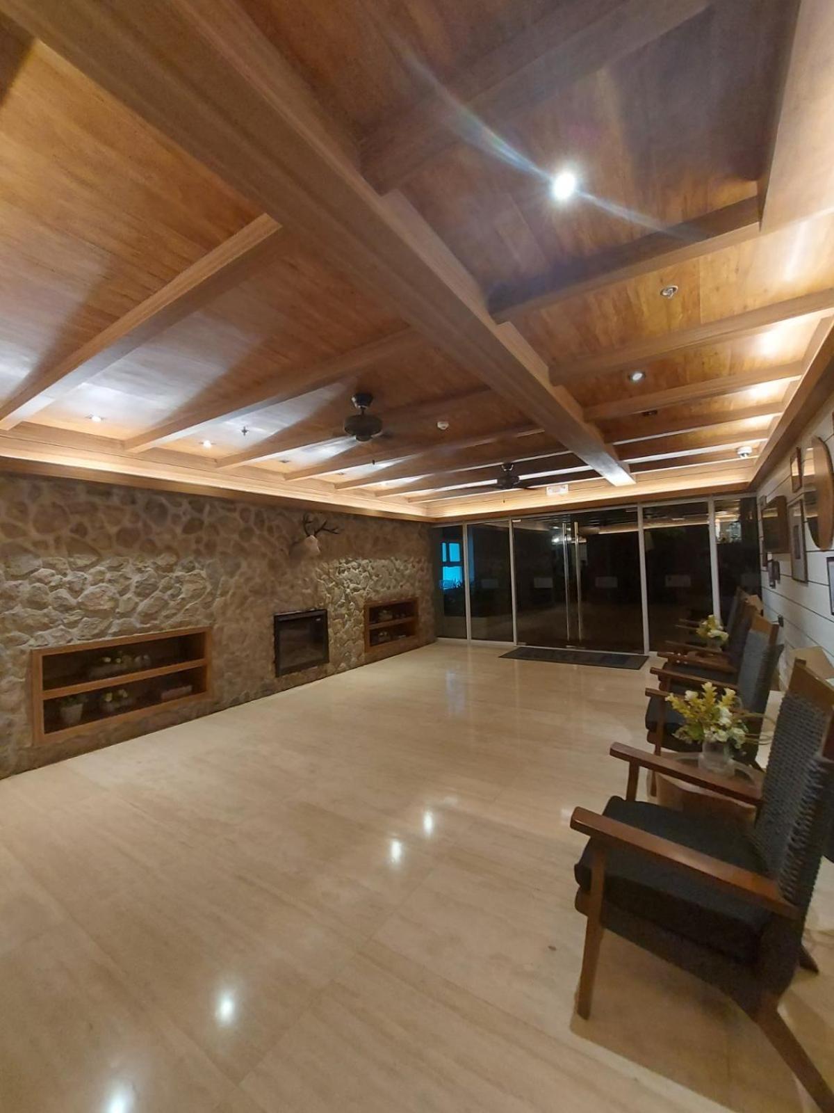 The Penn Room Tagaytay At Cool Suites タガイタイ エクステリア 写真